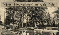 602402 Gezicht op de vijver in het park van het huis Nieuwerhoek (Vredehofstraat) te Soestdijk (gemeente Soest) met het ...